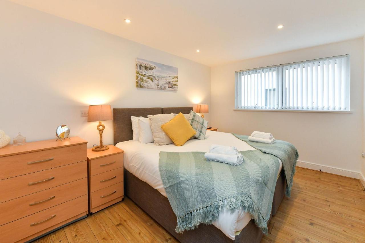 Just Stay Wales - Meridian Wharf, Marina View - 2 Bed Apartment Swansea Buitenkant foto