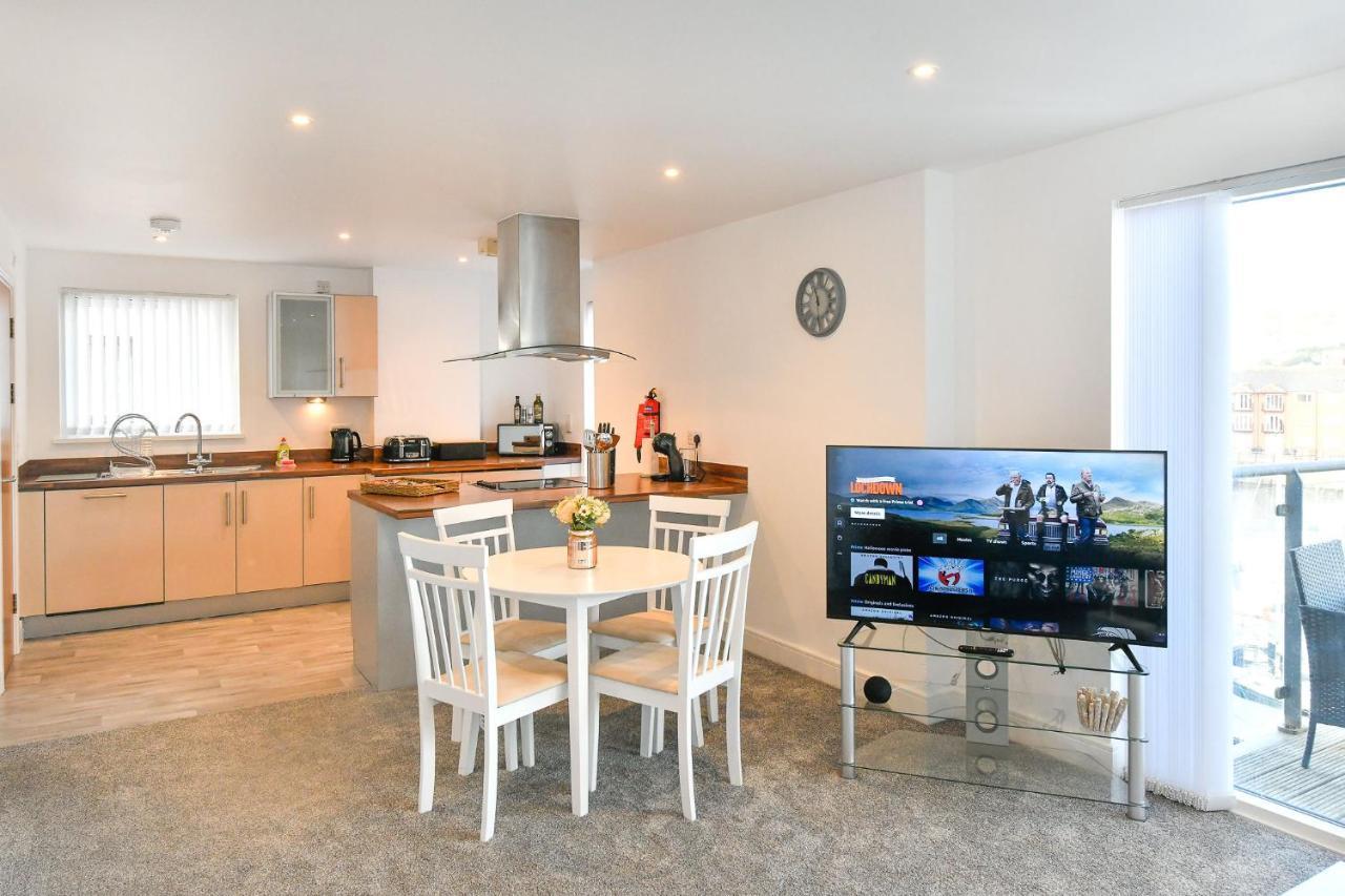 Just Stay Wales - Meridian Wharf, Marina View - 2 Bed Apartment Swansea Buitenkant foto